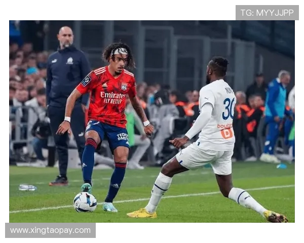 法甲焦点大战里昂主场迎战马赛两强相遇争夺积分榜关键位置