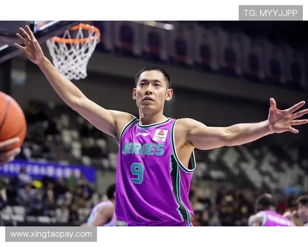 张庆鹏：从篮球场上的拼搏到人生舞台的蜕变之路