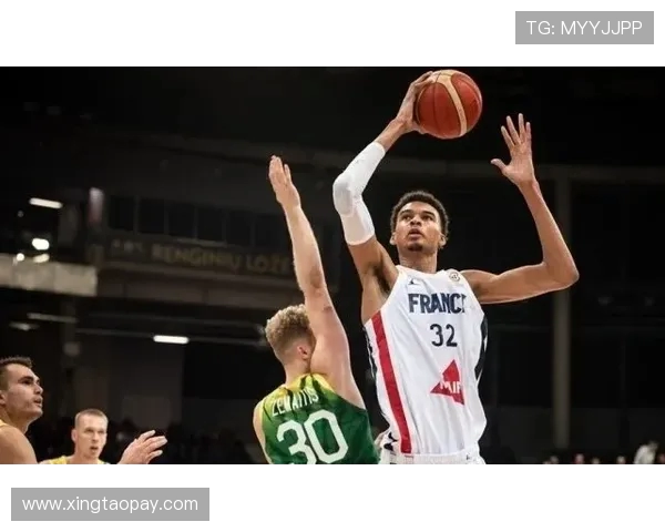 文班亚马法国队首秀大放异彩27分轻取意大利吸引NBA球探关注